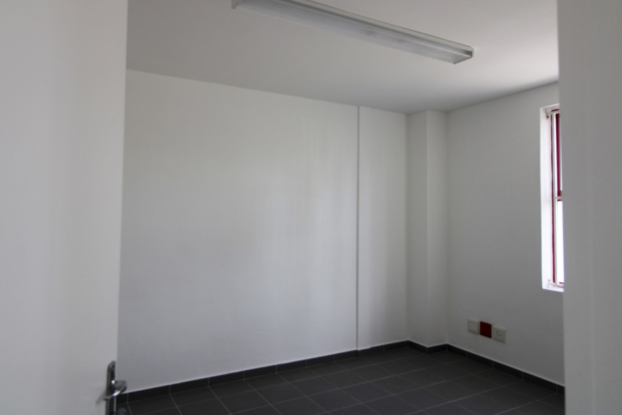 To Let Commercial Property for Rent in Killarney Gardens Western Cape